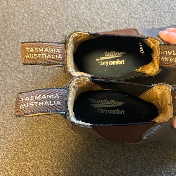 Rustic brown Chelsea blundstones - Picture 3 of 4